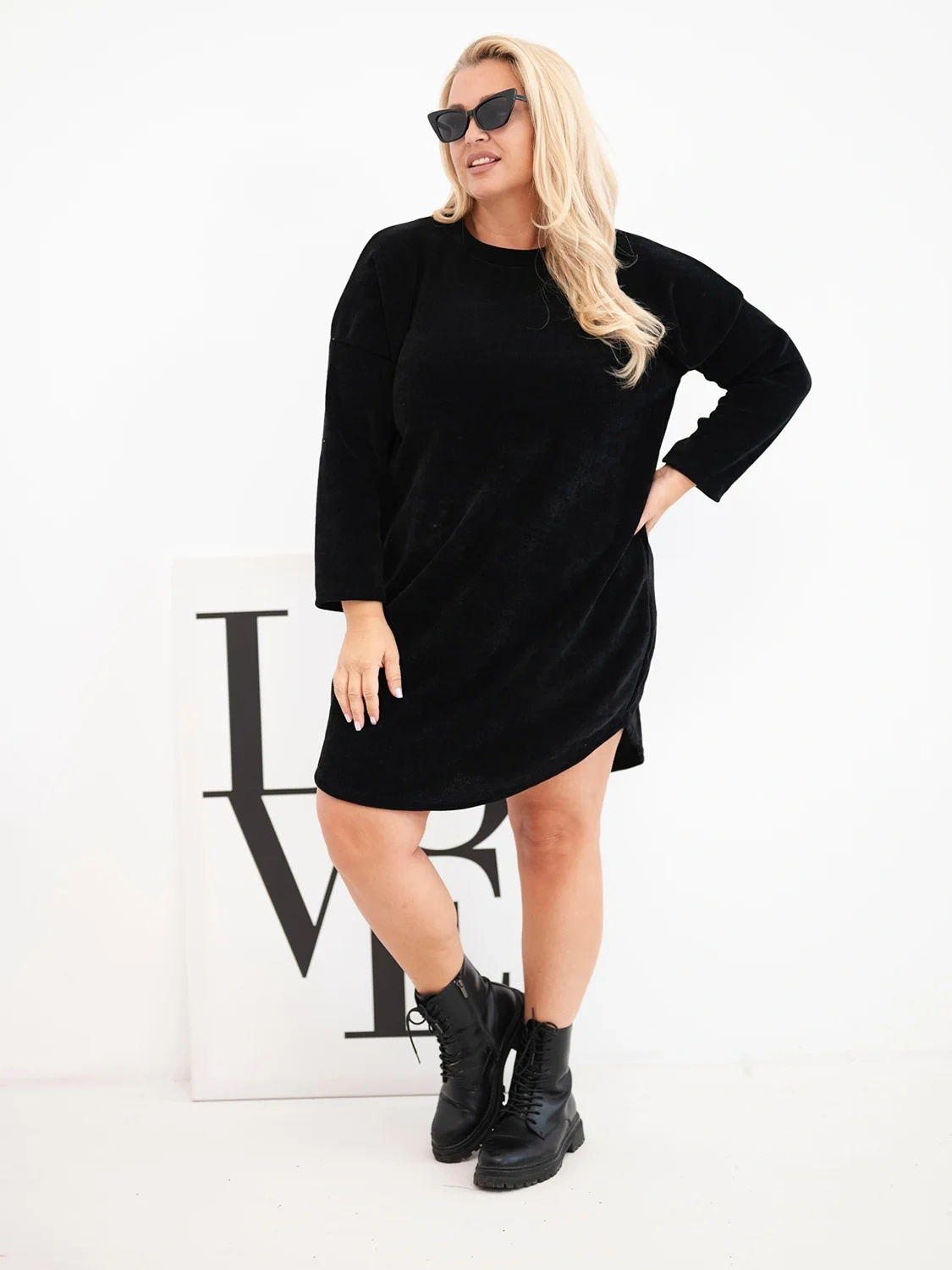 Kesi vabalt langev velvetist tuunika-kleit - Image 14