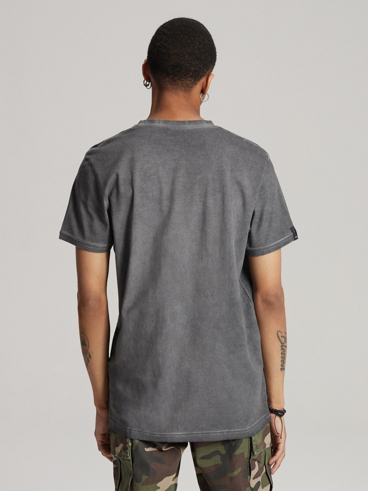 t-särk jackalss e s1818 - tumehall - Image 3