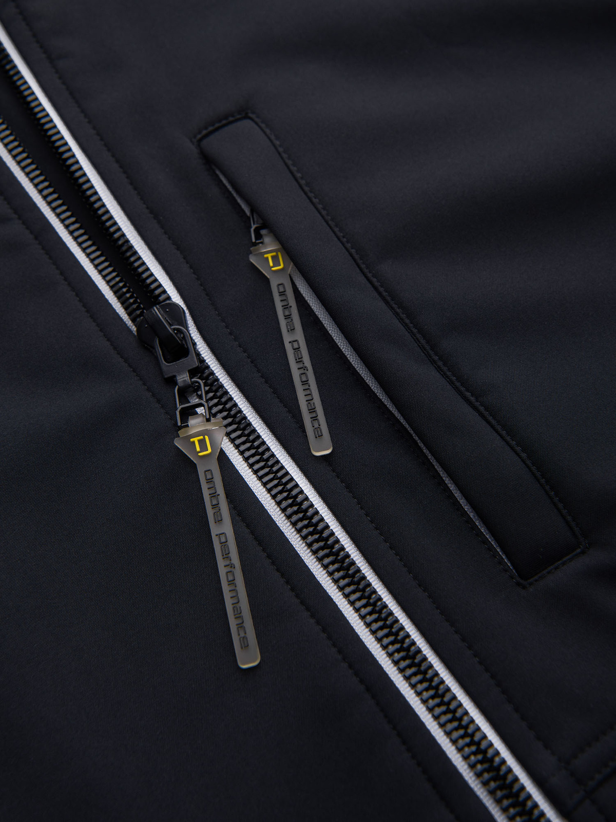 Meeste SOFTSHELL jakk fliisvoodri ja kapuutsiga – must - Image 4
