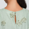 Varrukateta naiste pluus lilleaplikatsioonidega Ombre Clothing - Thumbnail Image 6