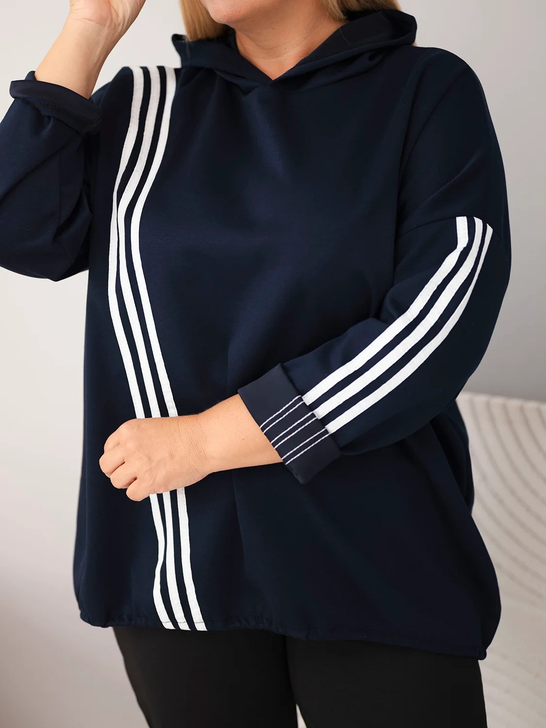 Kesi naiste kapuutsiga viskoospusa triipudega - Image 67