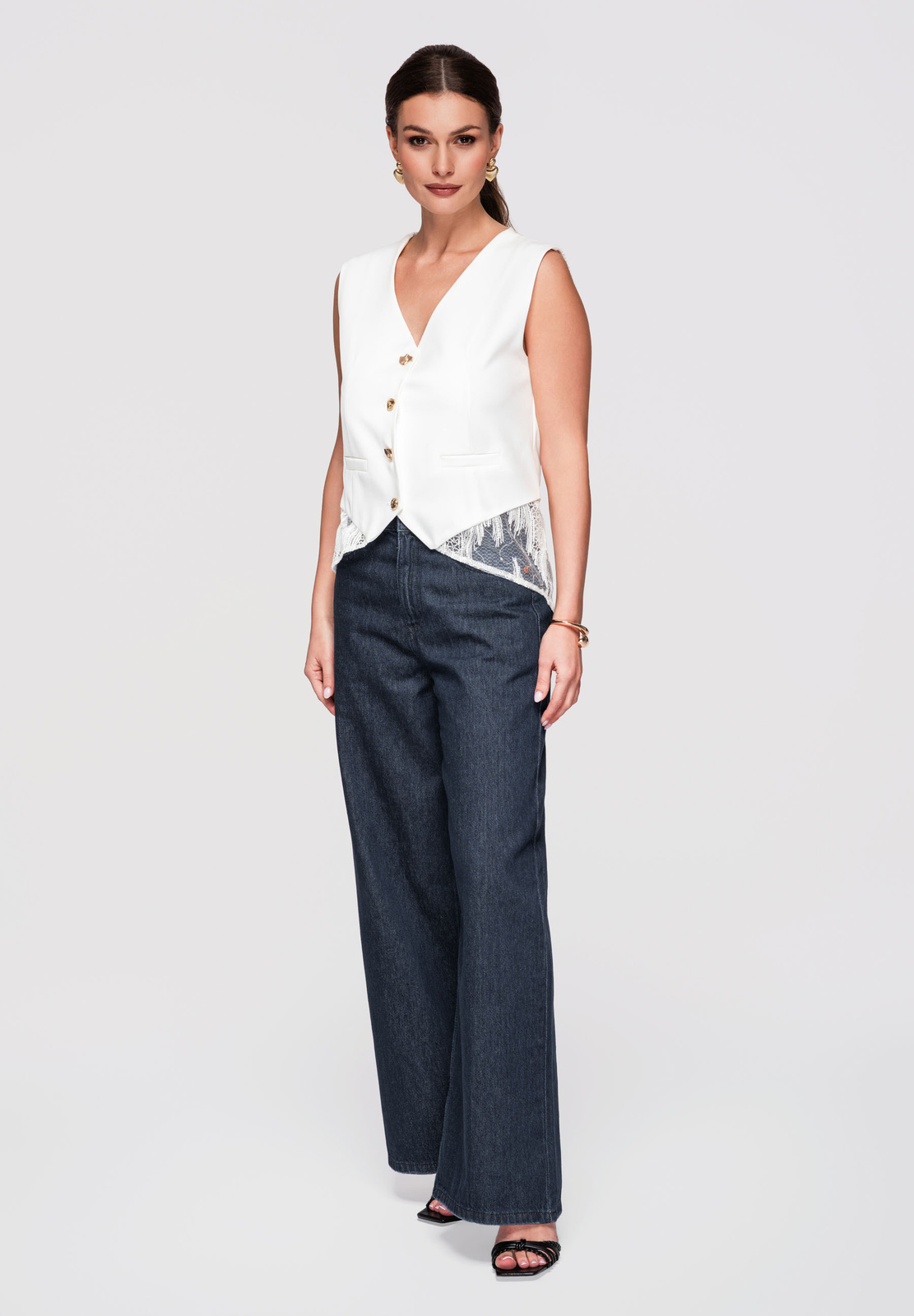 Larica naiste vest pitsdetailiga - Image 2