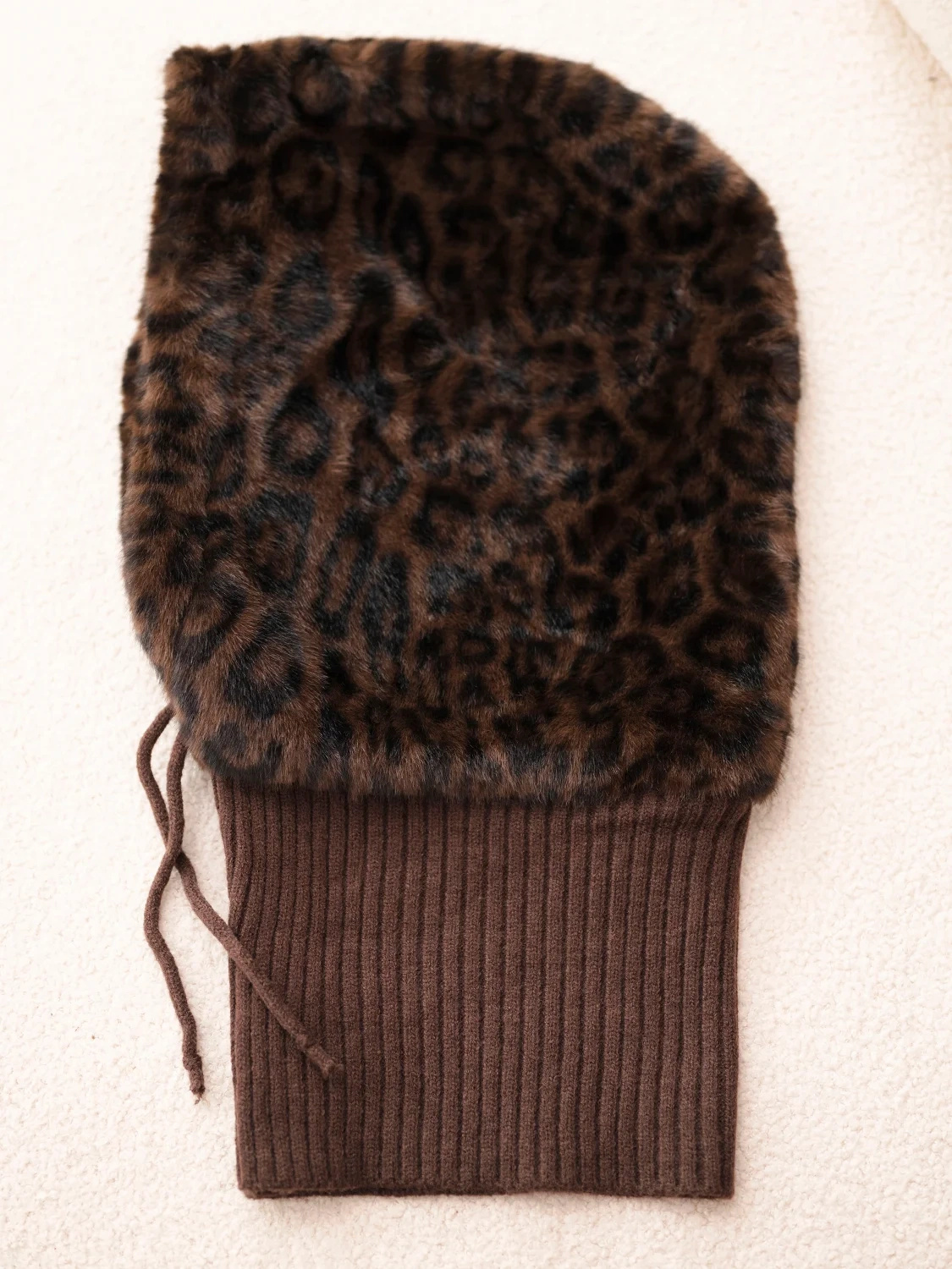 Kesi naiste karvane kapuuts-müts paeltega - Image 6