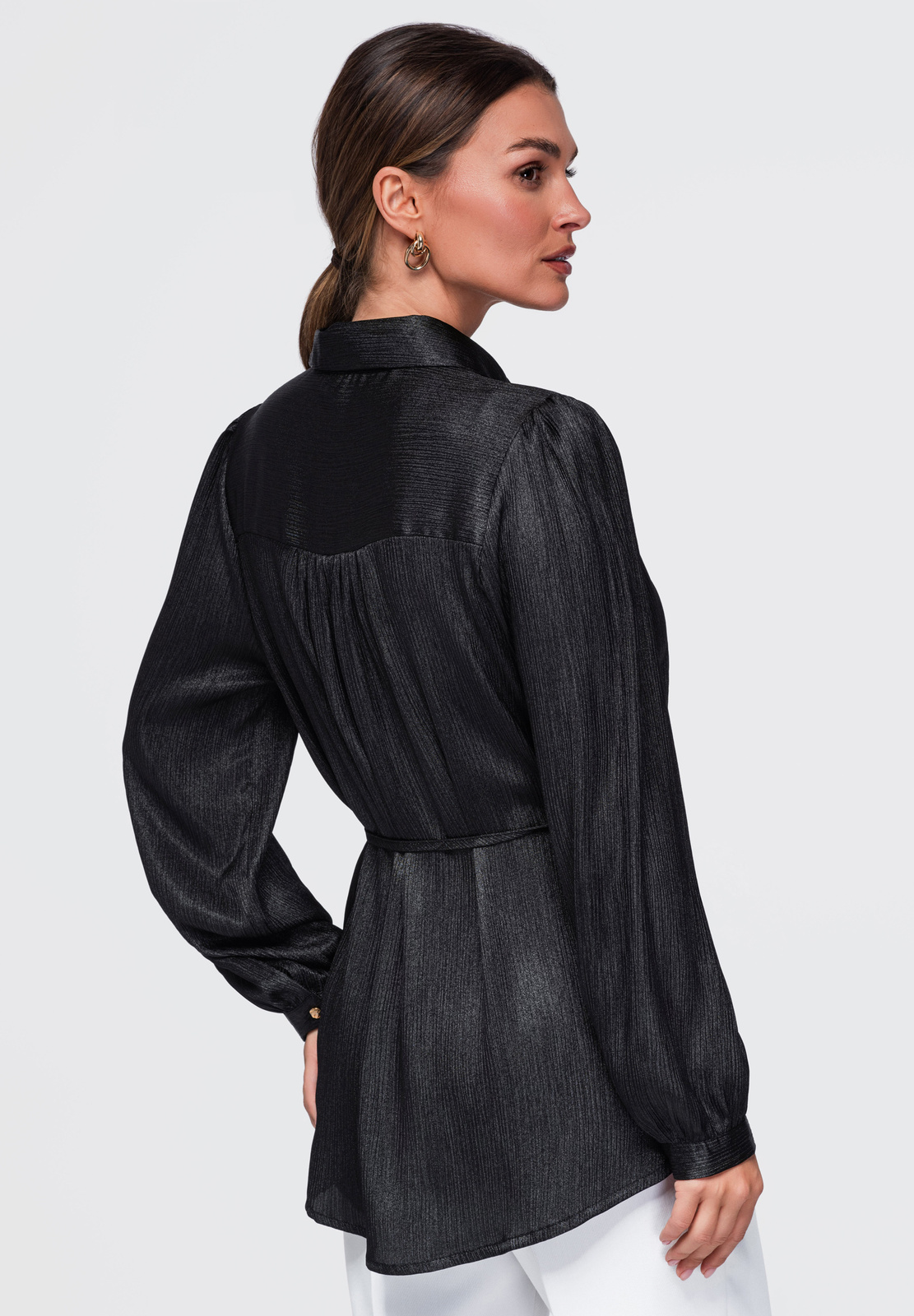 Pikema lõikega naiste särkpluus vööga Ombre Clothing - Image 3