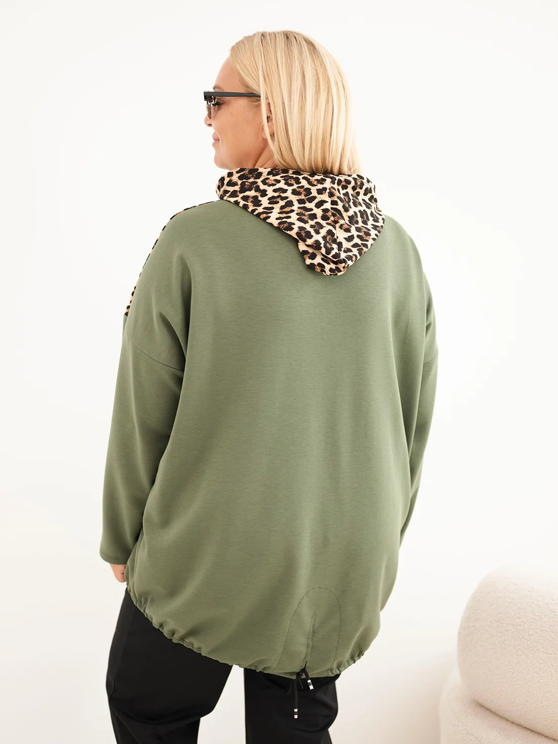 Plus Size naiste viskoosist kapuutsiga pusa pantrümustriga detailidega - Image 43