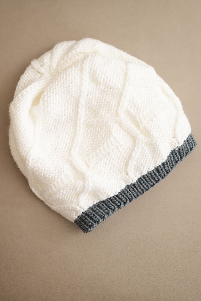 Naiste kootud talvemüts Kesi palmikumustriga - Image 6
