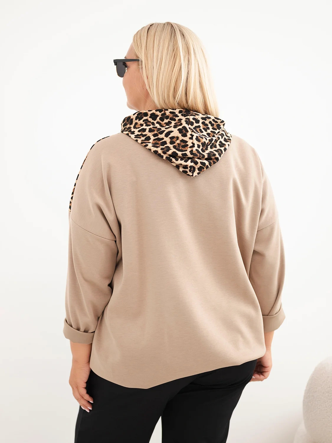 Plus Size naiste viskoosist kapuutsiga pusa pantrümustriga detailidega - Image 3