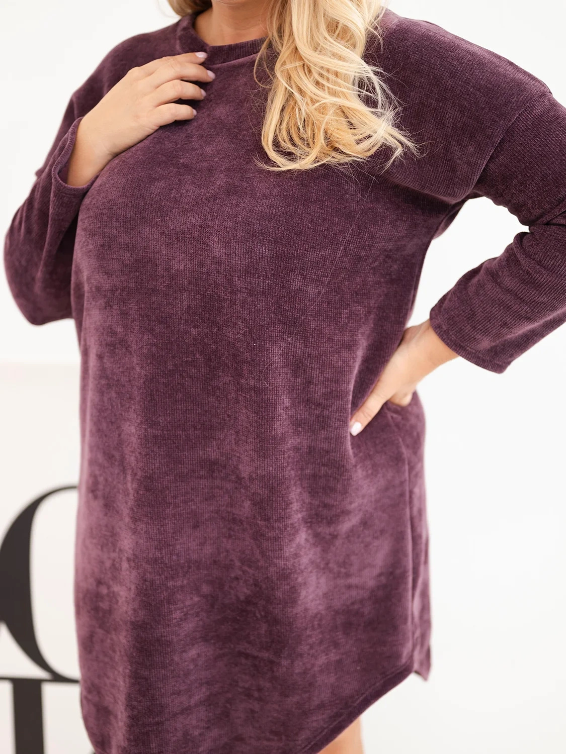Kesi vabalt langev velvetist tuunika-kleit - Image 31