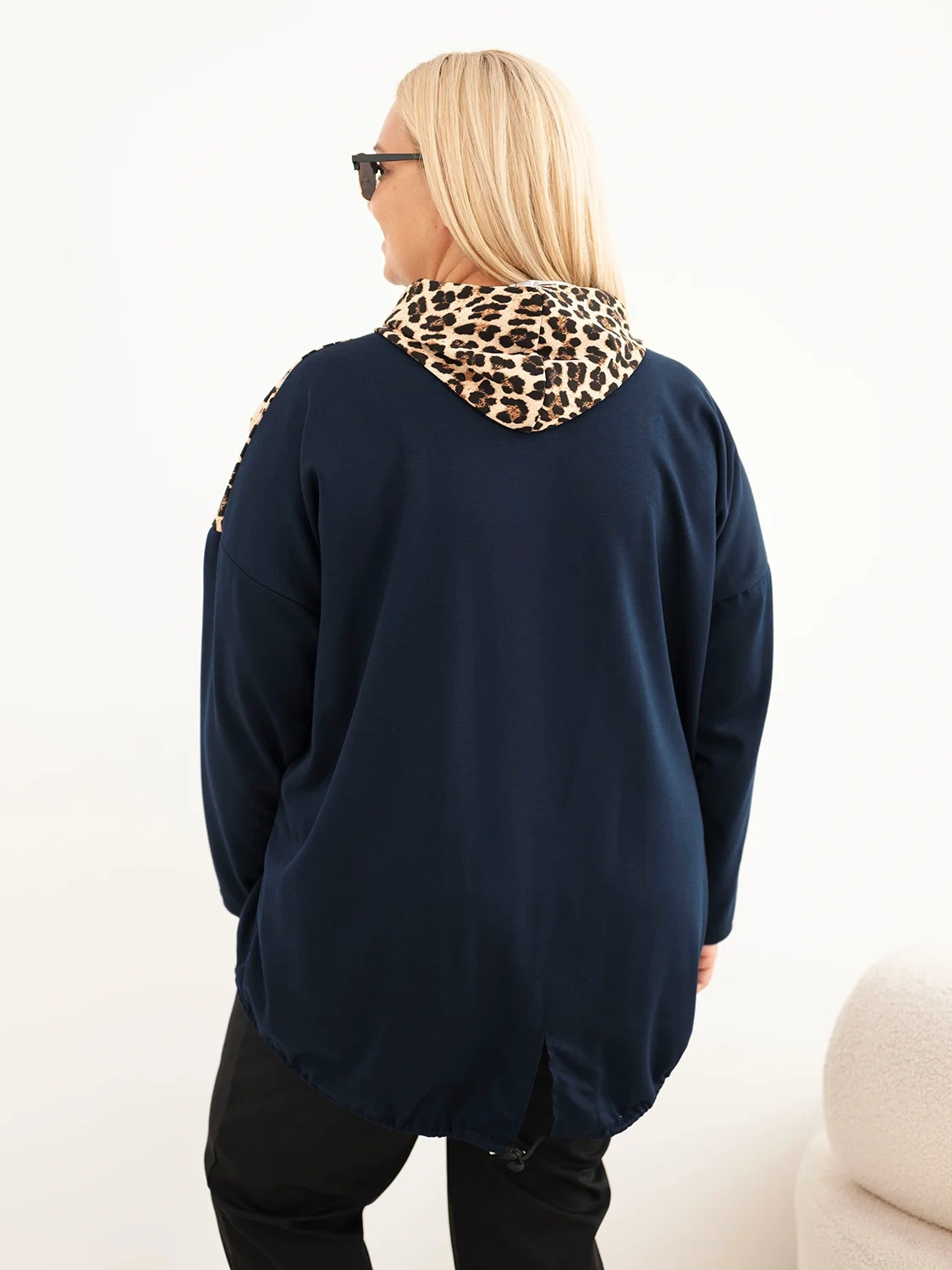 Plus Size naiste viskoosist kapuutsiga pusa pantrümustriga detailidega - Image 47