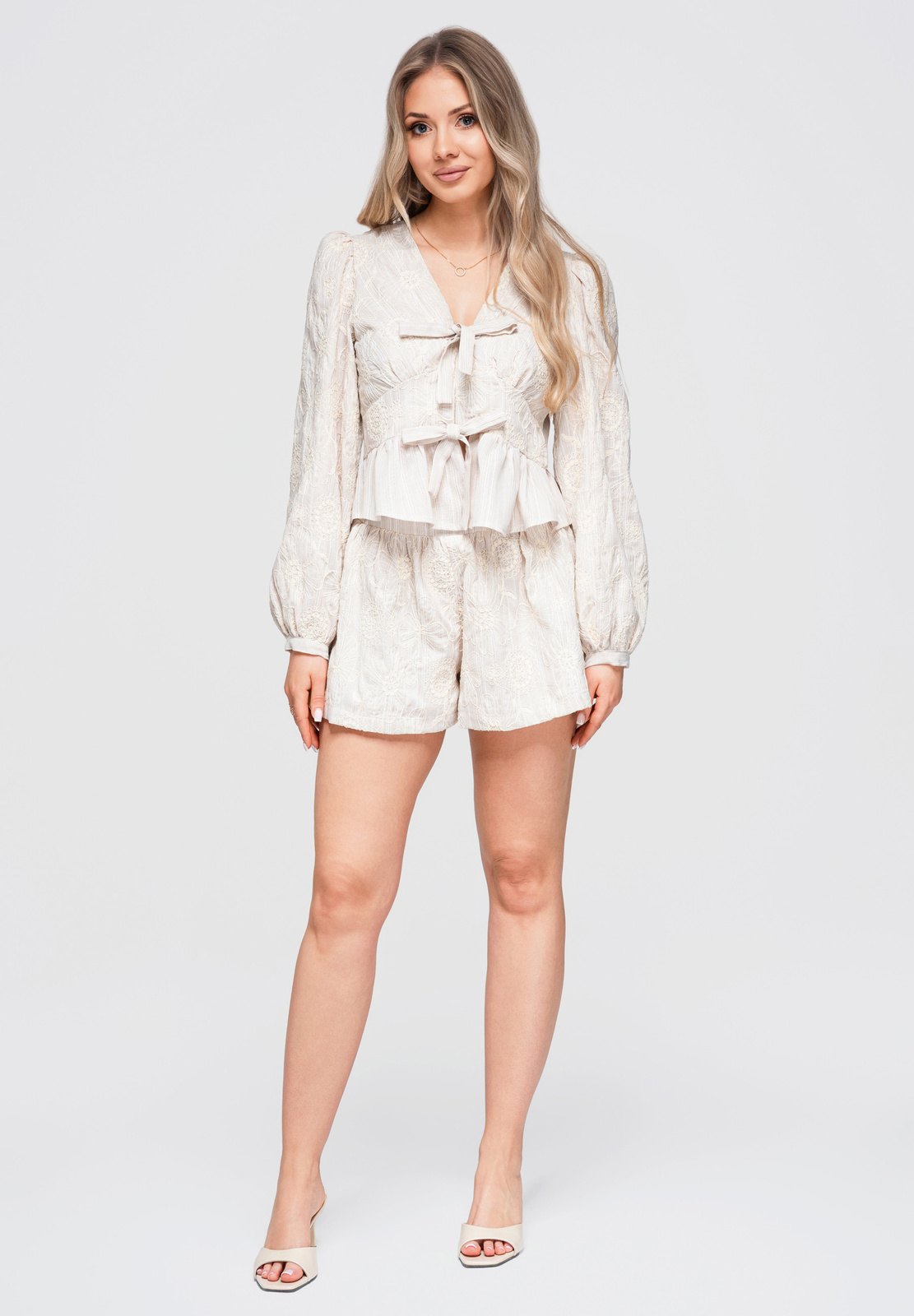 Naiste lühike pluus volangide ja tikanditega Ombre Clothing - Image 4