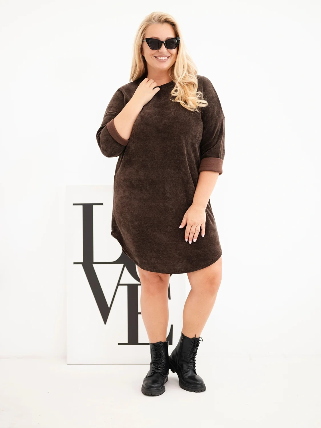 Kesi vabalt langev velvetist tuunika-kleit - Image 22