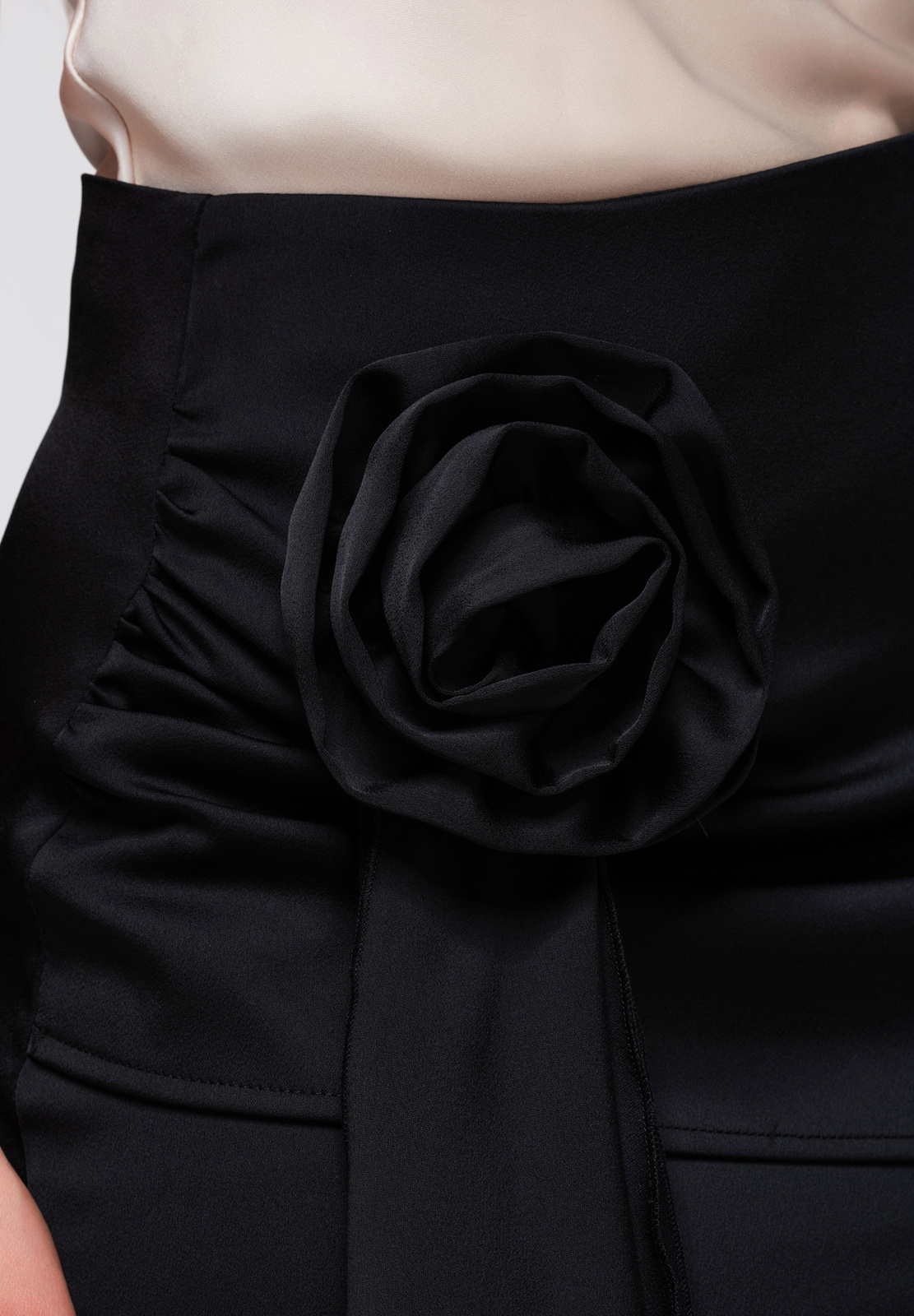 Naiste miniseelik lilleaplikatsiooniga Ombre Clothing - Image 5