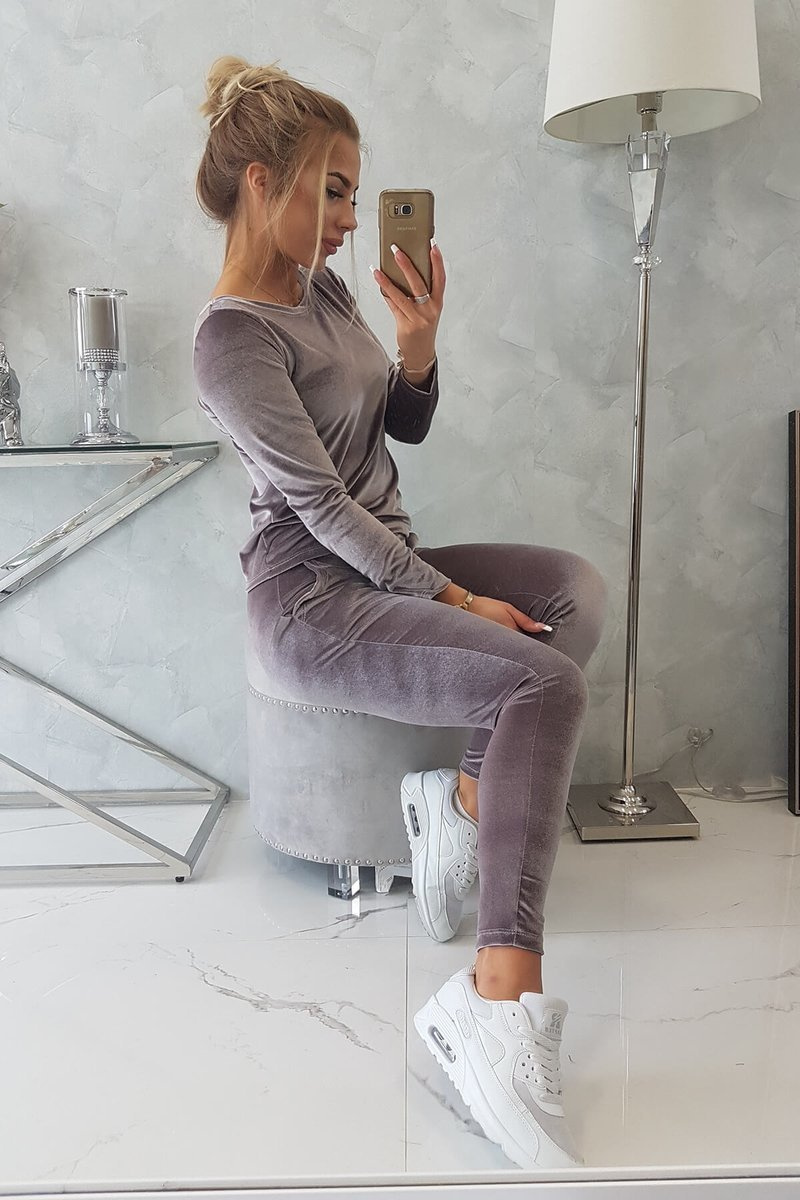 Naiste veluurist vabaajakomplekt Kesi - Image 44