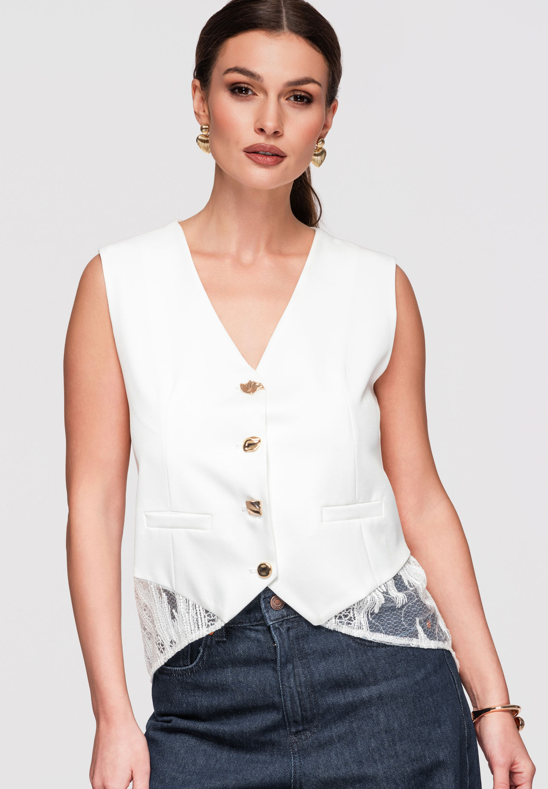 Larica naiste vest pitsdetailiga - Image 1
